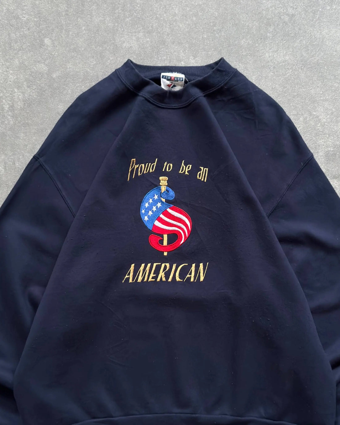 VINTAGE PROUD CREWNECK